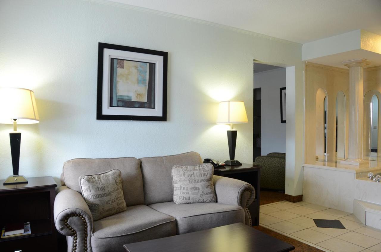 Quality Inn & Suites Covington Kültér fotó